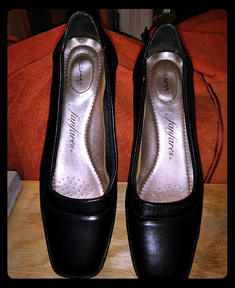 Dressy Shoes by Fan Fares